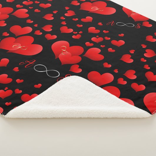 Couverture Sherpa Red Hearts Infinity Initiales Monogramme sur noir  (3/4)