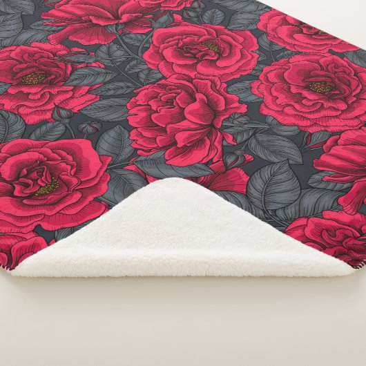 Couverture Sherpa Red roses with gray leaves on black (3/4)