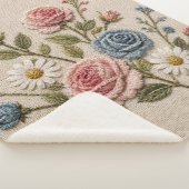 Couverture Sherpa Roses brodées Blush & Blue (3/4)