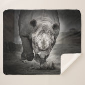 Couverture Sherpa Running Rhinoceros : Wild Animal Portrait. (Devant (Horizontal))