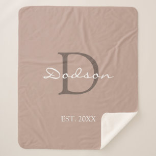 Couverture Sherpa Sable moderne Script beige Nom de famille Monogram