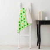 Couverture Sherpa Saint Patrick's Day Shamrock Pot of Gold Celtic Kn (En situation)