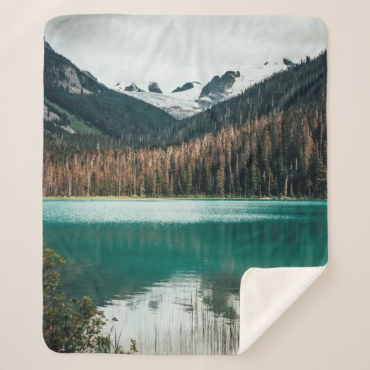 COUVERTURE SHERPA SCÈNE DU CORPS D'EAU PRÈS D'UNE FORÊT (Devant)