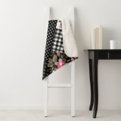 Couverture Sherpa seamless floral patchwork pattern with geometrical (En situation)