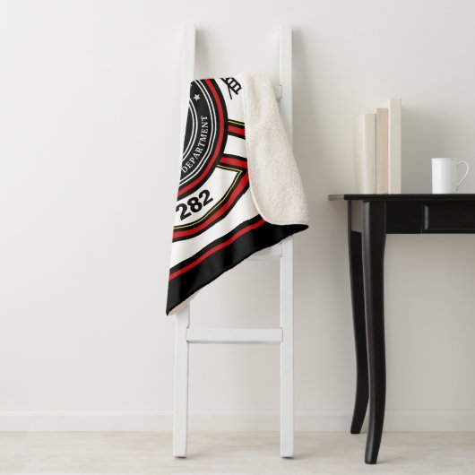 Couverture Sherpa Service d'incendie AJOUTER LE NOM Pompier Insigne  (En situation)