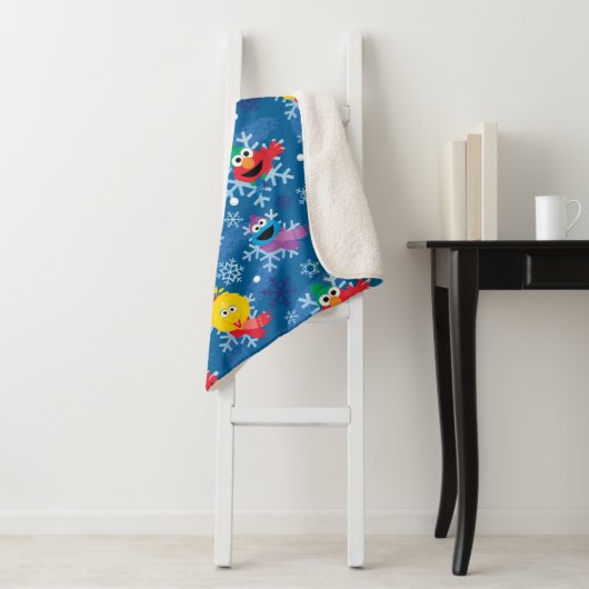 Couverture Sherpa Sesame Street Winter Snowflake Motif (En situation)