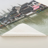 Couverture Sherpa Shanghai, China, Mar 30, 2017, Wooden historic bui (3/4)