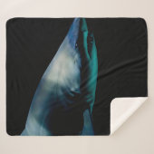 COUVERTURE SHERPA SHARK AGAINST BLACK BACKGROUND (Devant (Horizontal))