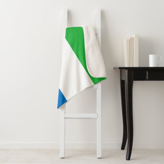 Couverture Sherpa Sierra Leone Flag (En situation)