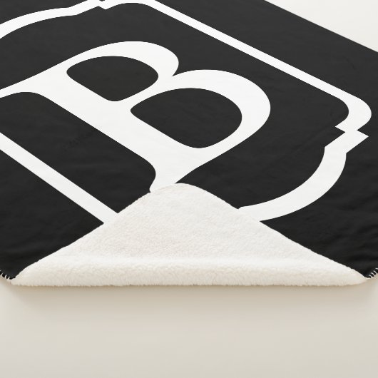 Couverture Sherpa Simple Black and White Framed Monogram (3/4)
