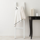 Couverture Sherpa Simple Monogramme classique noir et blanc minimali (En situation)