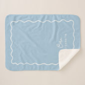 Couverture Sherpa Sky Blue Wavy Border Monogrammed (Devant (Horizontal))