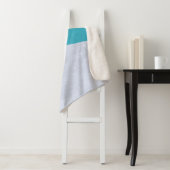 Couverture Sherpa Sol gris vide à côté de la piscine (En situation)