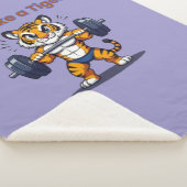 Couverture Sherpa **Strong Tiger – Cute Tiger Lifting Weights Illust (3/4)