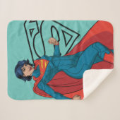 Couverture Sherpa Supergirl Hovering en costume bleu (Devant (Horizontal))