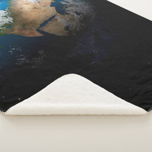 Couverture Sherpa Terre Pleine Montrant Des Nuages Simulés Sur L'Afr (3/4)