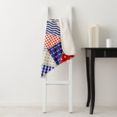 Couverture Sherpa Triangles De Patchwork Rétro Style Nautique (En situation)