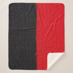 Couverture Sherpa tricot rouge-noir : closeup rayé.