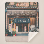 COUVERTURE SHERPA TROIS BICYCLETTES PARKÉES DEVANT L'ÉDIFICE (Devant)