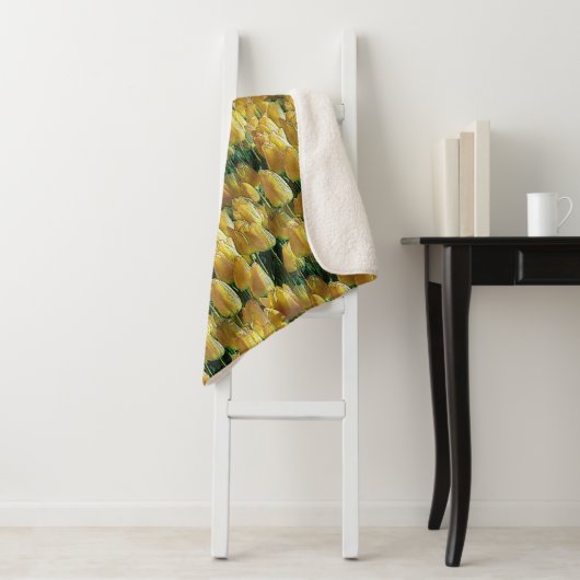 Couverture Sherpa Tulips Sunshine Yellow (En situation)
