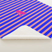 Couverture Sherpa Une bande rose bleu monogramme (3/4)