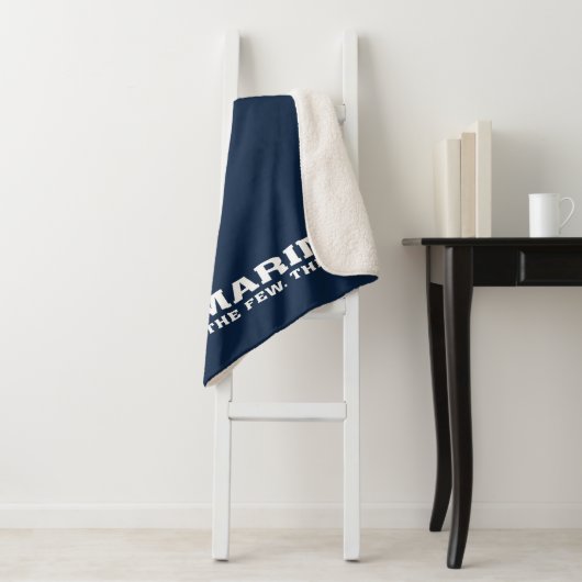 Couverture Sherpa USMC Les rares Logo Fiers - Blanc (En situation)