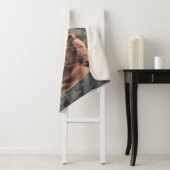 Couverture Sherpa Vache de Highland calvaire herbe d'automne monogra (En situation)