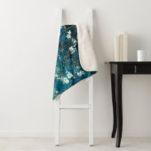 Couverture Sherpa Van Gogh Almond Blossoms : Turquoise foncé (En situation)