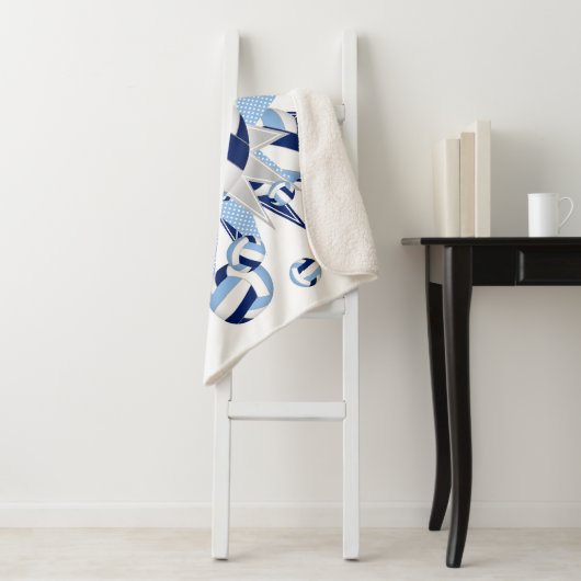 Couverture Sherpa volleyballs bleu clair étoiles filles nom (En situation)