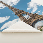 Couverture Sherpa Vue de la Tour Eiffel depuis le parc public Champ  (3/4)