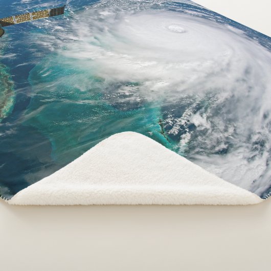 Couverture Sherpa Vue De L'Ouragan Dorian. (3/4)