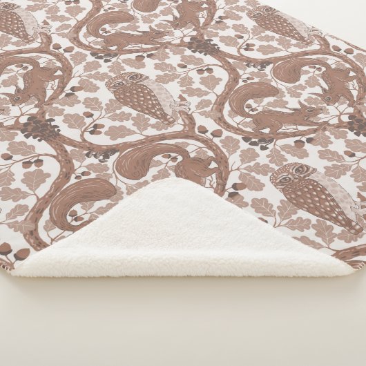 Couverture Sherpa Whispers/Chouettes et écureuils des bois dans le c (3/4)