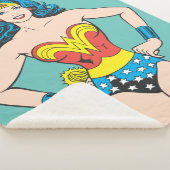 Couverture Sherpa Wonder Woman tient sur les hanches (3/4)