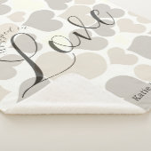 Couverture Sherpa Wrapped in Love | Neutral Heart Pattern (3/4)