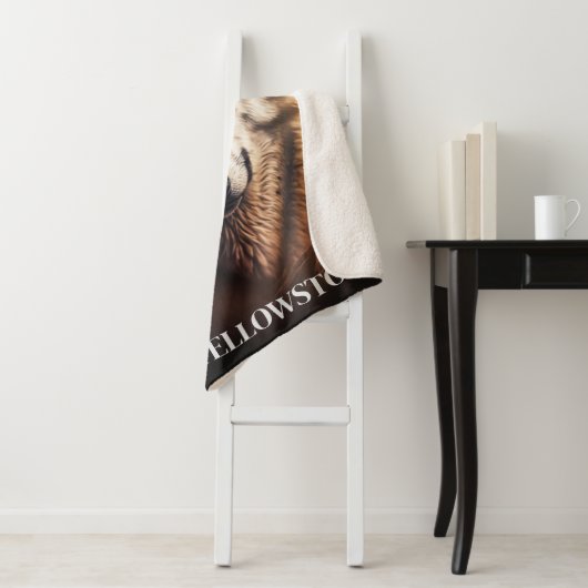 Couverture Sherpa Yellowstone Wolf Sherpa Blanket Thon (En situation)