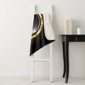 Couverture Sherpa Yin Yang or sur noir (En situation)