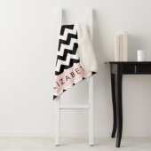 Couverture Sherpa Zigzag noir et blanc, Motif Chevron, Votre nom (En situation)