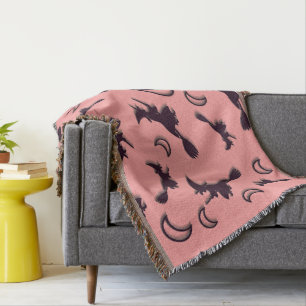 Couverture Sorcière volante entre la moitié de la lune à Hall