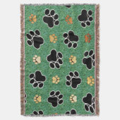 Couverture Tan et empreinte de patte noir sur herbe verte (devant Vertical)