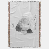 Couverture Un dessin affectueux tendre de fille embrassant le (devant Vertical)