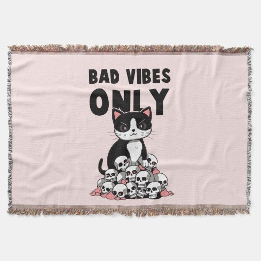 Couverture Vibes incorrectes uniquement - Chat et crânes (Devant)