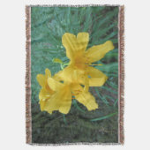 Couverture Yellow Lilies Throw Blanket (devant Vertical)