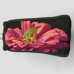 Couvre-club De Golf Sauterelle sur Zinnia