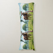 Cow & Bassoon Pasture Body Pillow – Whimsical Farm Lichaamskussen (Voorkant Verticaal)