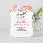 Cow Farm Coral et rose Floral Invitation Anniversa (Debout devant)