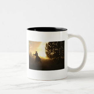 Cowboy met Lasso in Sunset Tweekleurige Koffiemok