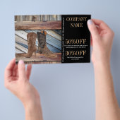 cowboylaarzen van antiek hout voor westerse mode flyer (Hand)