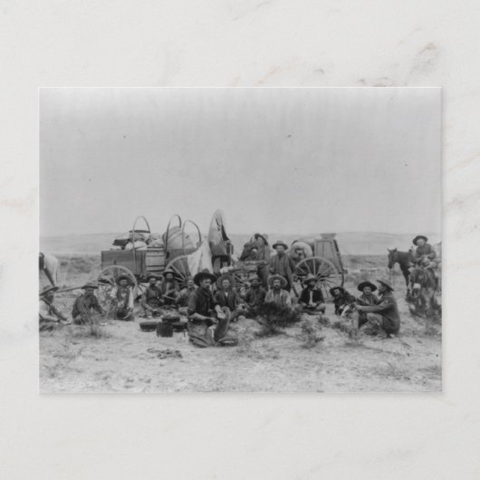 Cowboys assis par Supply Wagons Carte Postale (Devant)