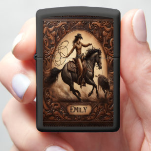 Cowgirl paardrijden met touw Emily