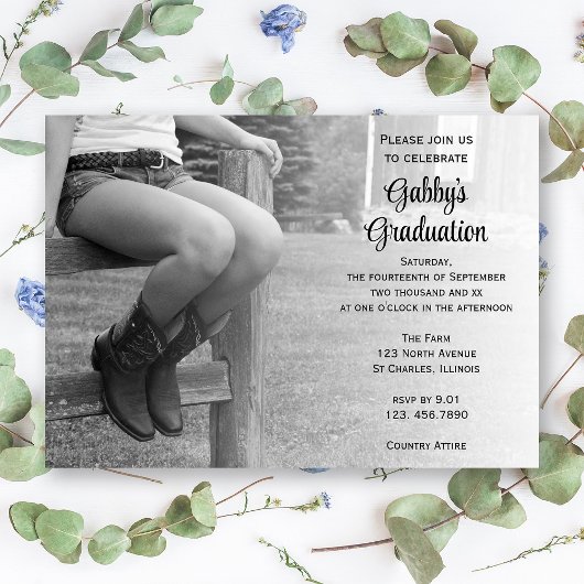Cowgirl sur Fence Barn Party Graduation Invitation